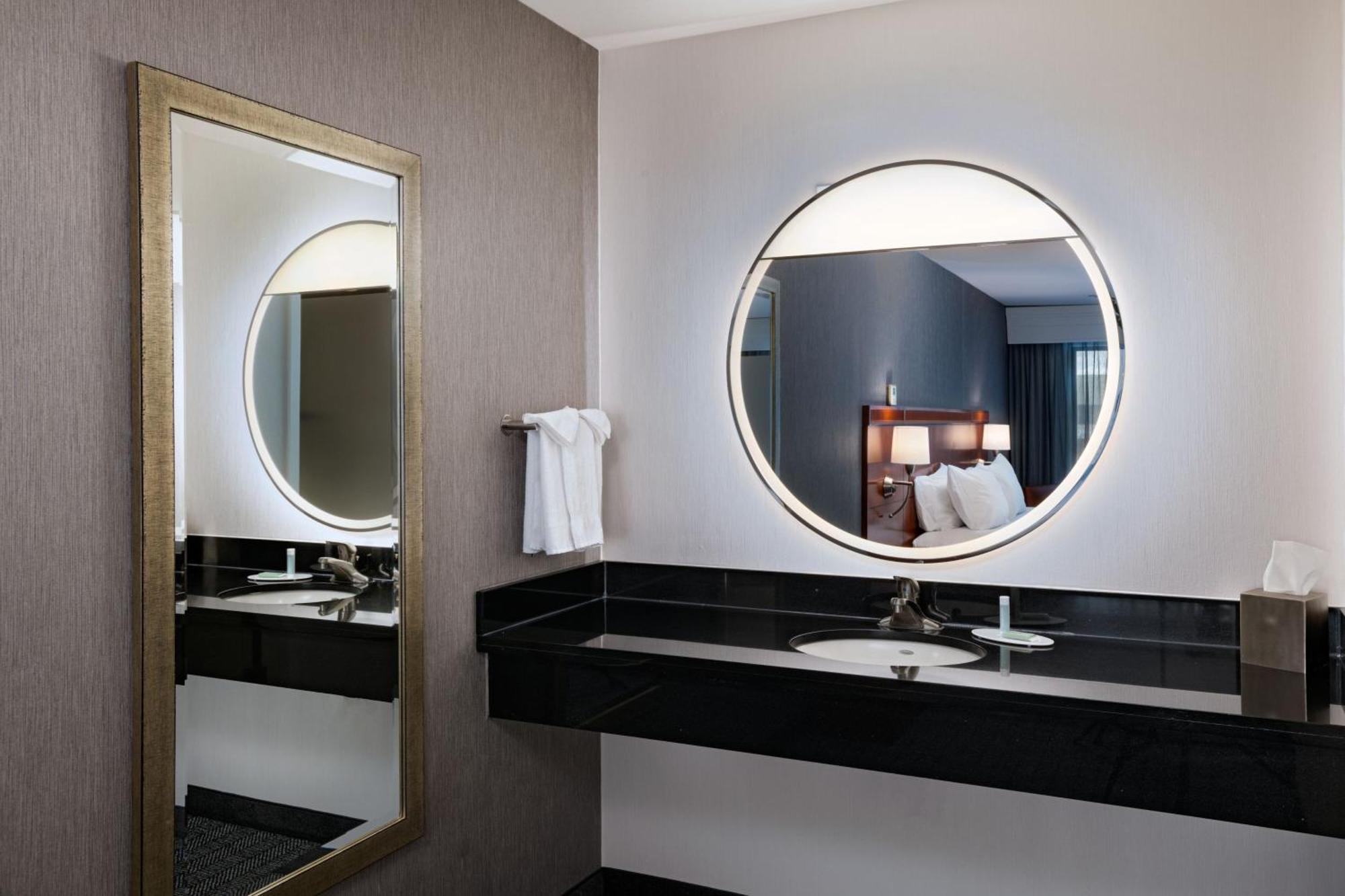Courtyard By Marriott Boise West/Meridian Room photo